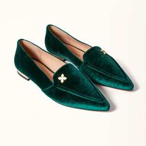 Double 3/4 view of The Poplar Pointed Flat in Forest Green Velvet, showcasing its luxurious velvet material and elegant design, perfect for adding a touch of sophistication to any outfit.