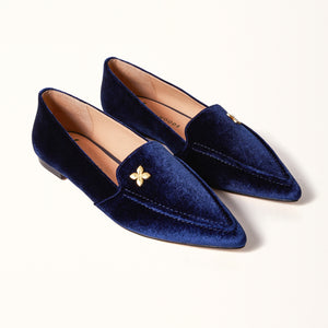 Double 3/4 view of The Poplar Pointed Flat in Navy Velvet, featuring its luxurious navy velvet material and elegant design, perfect for adding a touch of sophistication to any ensemble
