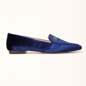 Single side view of The Poplar Pointed Flat in Navy Velvet, highlighting its plush velvet texture and sleek silhouette, ideal for making a statement with its Marine navy color